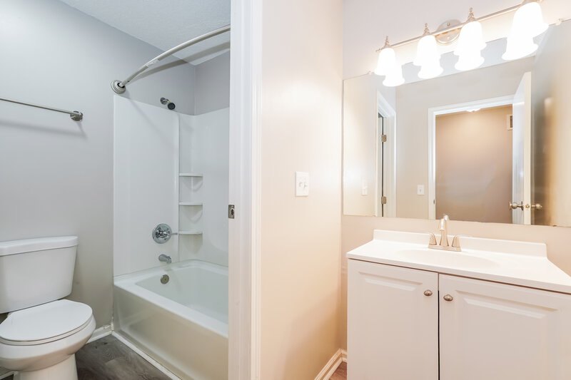 3,030/Mo, 5305 Frisco Dr Hilliard, OH 43026 Bathroom View