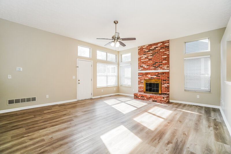 2,299/Mo, 5972 Mcintyre Dr Dublin, OH 43016 Living Room View