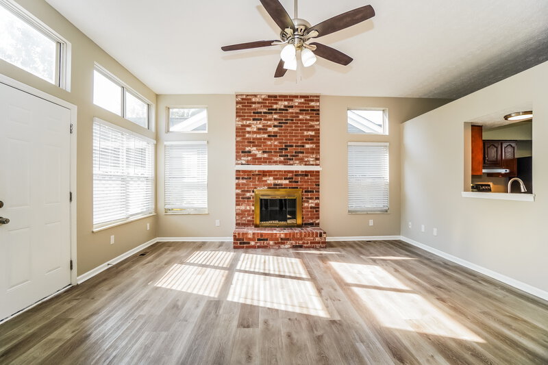 2,299/Mo, 5972 Mcintyre Dr Dublin, OH 43016 Living Room View 2