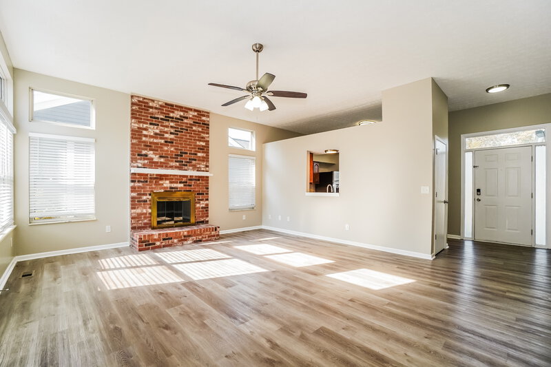 2,299/Mo, 5972 Mcintyre Dr Dublin, OH 43016 Living Room View 3