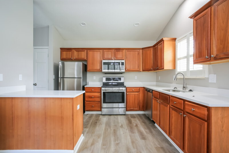 1,950/Mo, 4993 Coconut Dr Canal Winchester, OH 43110 Kitchen View