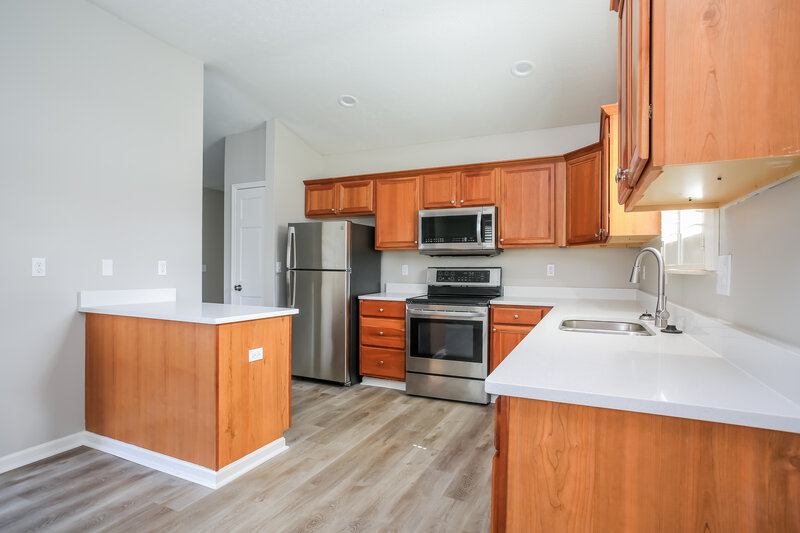 1,950/Mo, 4993 Coconut Dr Canal Winchester, OH 43110 Kitchen View 2