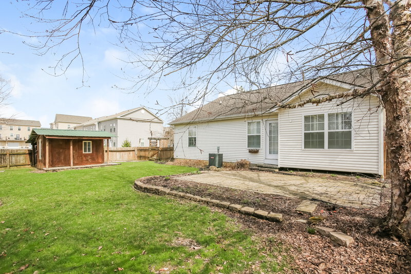 1,950/Mo, 4993 Coconut Dr Canal Winchester, OH 43110 Rear View 2