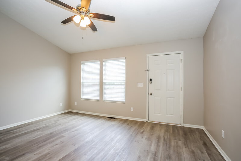 1,890/Mo, 1512 Berkhard Dr Columbus, OH 43223 Living Room View