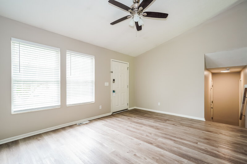 2,235/Mo, 1512 Berkhard Dr Columbus, OH 43223 Living Room View