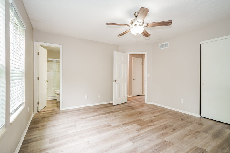 2,235/Mo, 1512 Berkhard Dr Columbus, OH 43223 Main Bedroom View