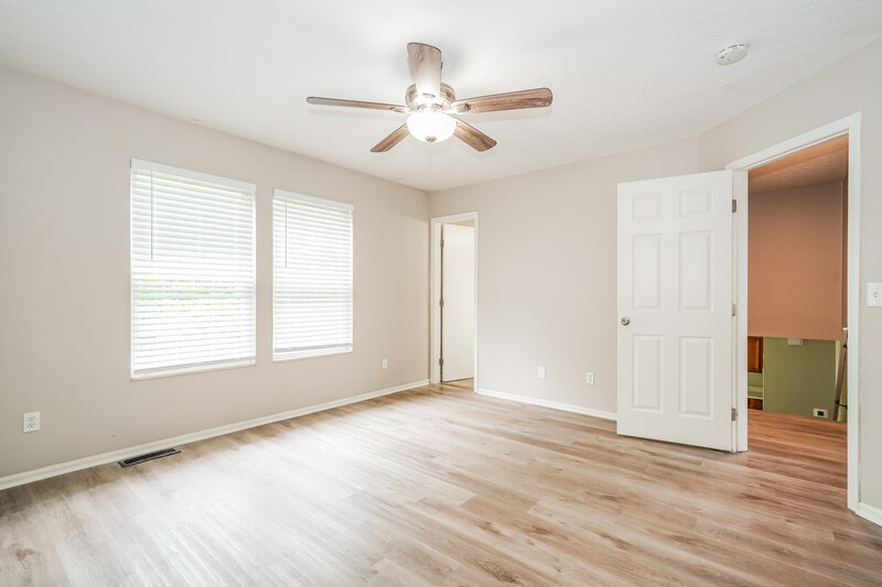 2,235/Mo, 1512 Berkhard Dr Columbus, OH 43223 Main Bedroom View 2