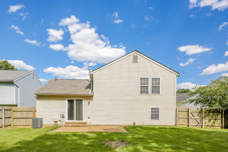 1,890/Mo, 1512 Berkhard Dr Columbus, OH 43223 Rear View