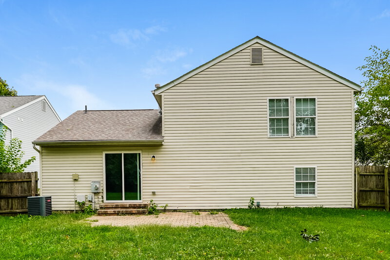 2,235/Mo, 1512 Berkhard Dr Columbus, OH 43223 Rear View