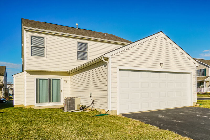 1,875/Mo, 6307 Artesia Dr Canal Winchester, OH 43110 Rear View