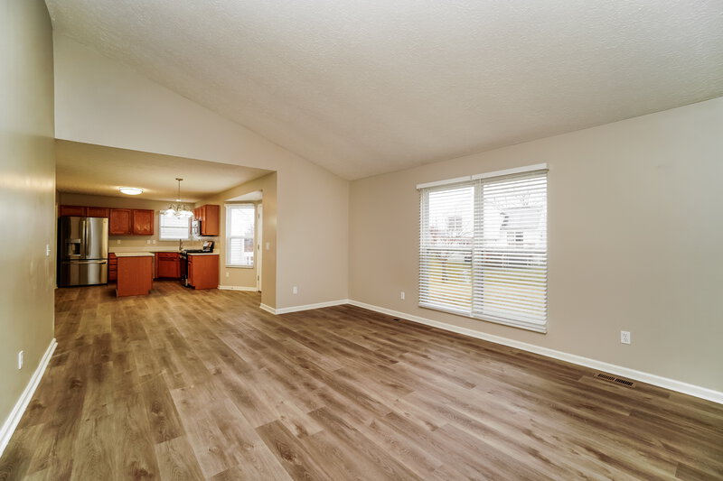 2,085/Mo, 5353 Rifle Dr Canal Winchester, OH 43110 Family Room View 2