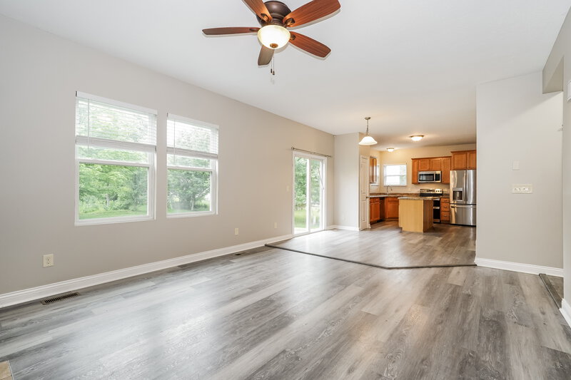 2,875/Mo, 1132 Sandbar Dr Blacklick, OH 43004 Family Room View 2