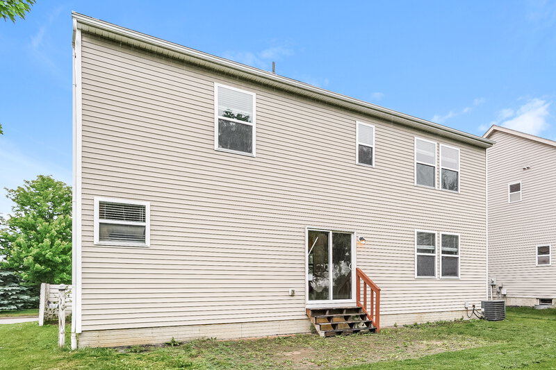 2,875/Mo, 1132 Sandbar Dr Blacklick, OH 43004 Rear View
