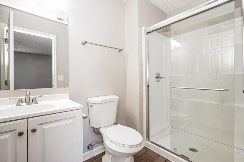 2,605/Mo, 8051 Beardsley Ave Blacklick, OH 43004 Main Bathroom View