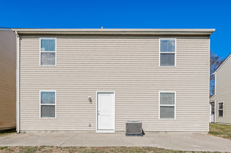 2,605/Mo, 8051 Beardsley Ave Blacklick, OH 43004 Rear View