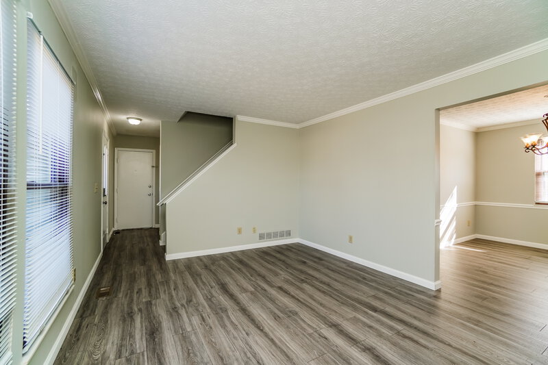 2,170/Mo, 872 Quitman Dr E Gahanna, OH 43230 Living Room View 2