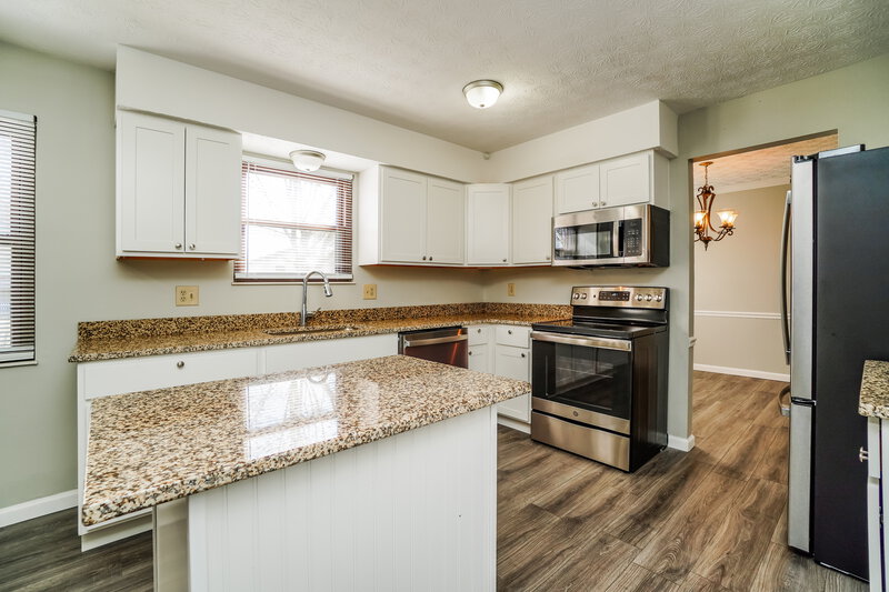 2,170/Mo, 872 Quitman Dr E Gahanna, OH 43230 Kitchen View 2