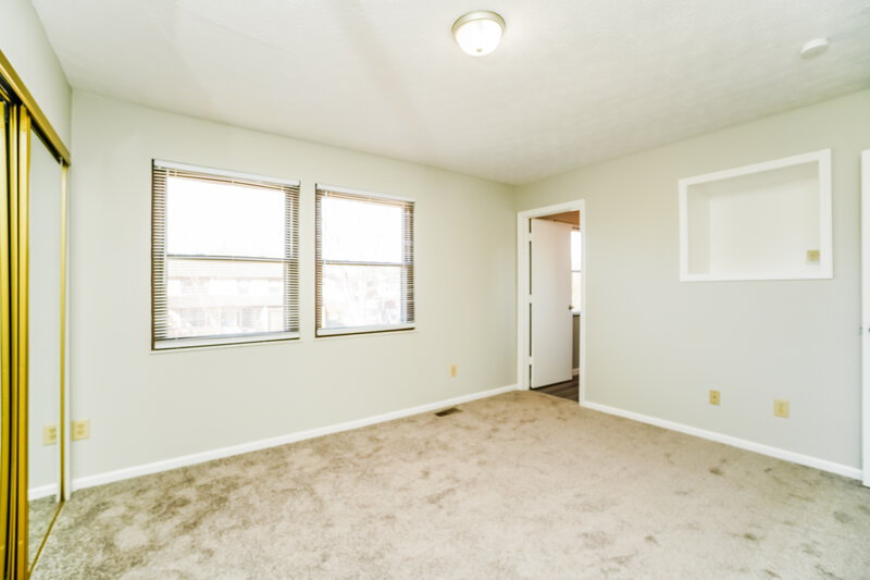2,170/Mo, 872 Quitman Dr E Gahanna, OH 43230 Main Bedroom View 3