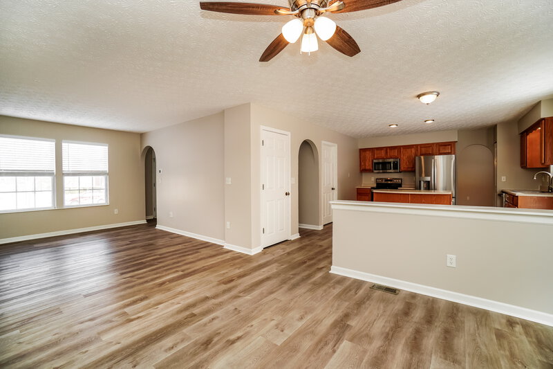 2,565/Mo, 283 Pinecrest Dr Delaware, OH 43015 Living Room View 2
