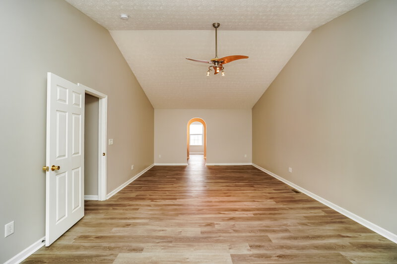 2,565/Mo, 283 Pinecrest Dr Delaware, OH 43015 Main Bedroom View 2