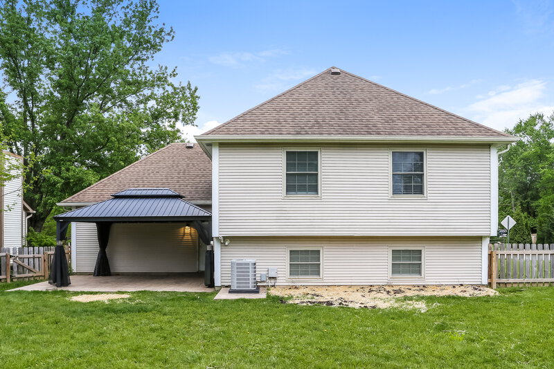 2,675/Mo, 3726 Mountshannon Columbus, OH 43221 Rear View
