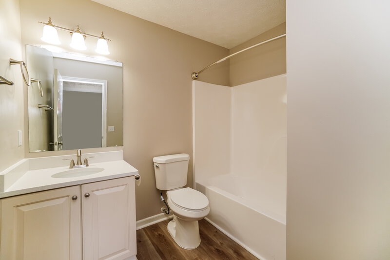 1,865/Mo, 3157 Stoudt Pl Canal Winchester, OH 43110 Bathroom View