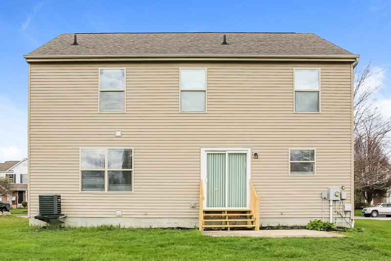 2,555/Mo, 353 Flat River St Pickerington, OH 43147 Rear View