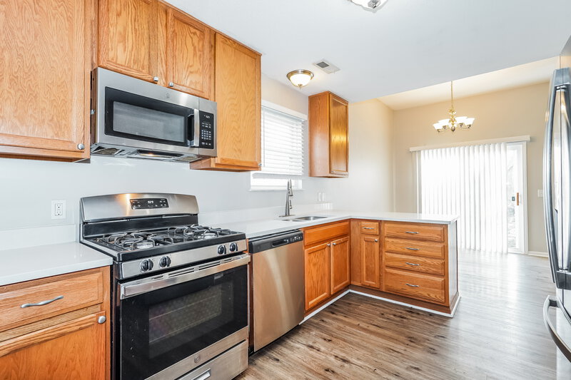 2,445/Mo, 1980 Dry Wash Rd Hilliard, OH 43026 Kitchen View 2