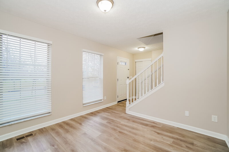 2,235/Mo, 200 Tar Heel Dr Delaware, OH 43015 Living Room View