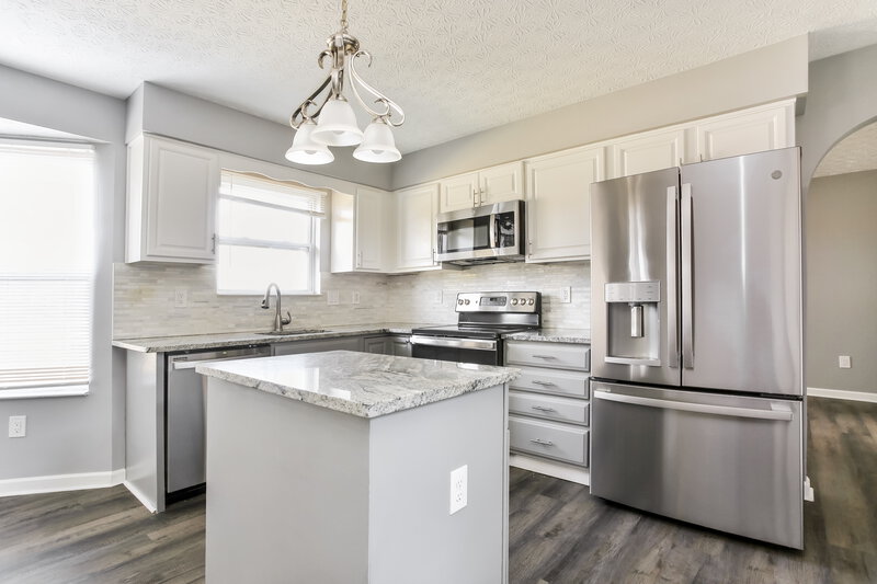 2,445/Mo, 3226 Herr Dr Groveport, OH 43125 Kitchen View 2