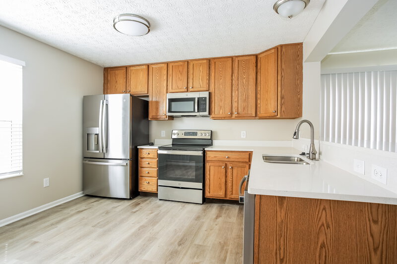 1,825/Mo, 3191 Rogstad Bnd Canal Winchester, OH 43110 Kitchen View