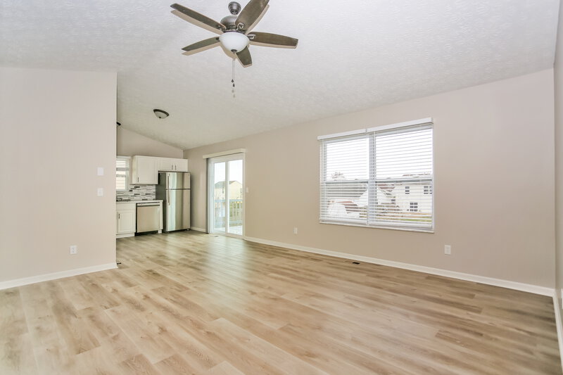 1,890/Mo, 4197 Nipigon Dr Columbus, OH 43207 Living Room View