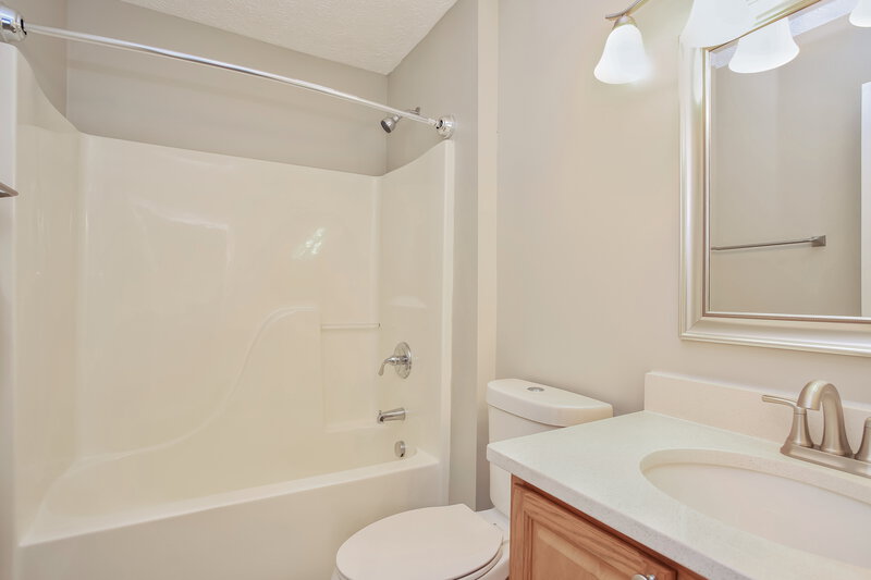 2,730/Mo, 169 Pinecrest Dr Delaware, OH 43015 Bathroom View