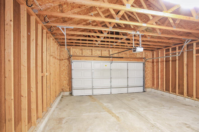 2,730/Mo, 169 Pinecrest Dr Delaware, OH 43015 Garage View