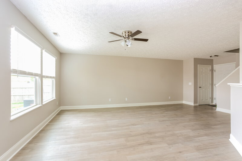 2,355/Mo, 6245 Jolliff St Galloway, OH 43119 Living Room View