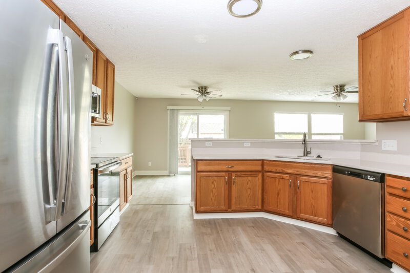 2,355/Mo, 6245 Jolliff St Galloway, OH 43119 Kitchen View