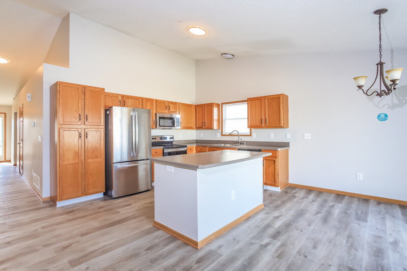 2,325/Mo, 5924 Westbank Dr Galloway, OH 43119 Kitchen View