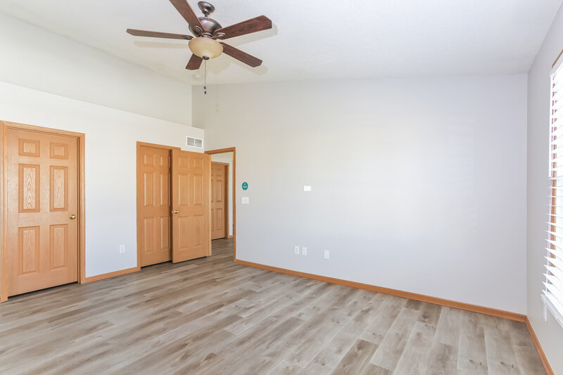 2,325/Mo, 5924 Westbank Dr Galloway, OH 43119 Main Bedroom View