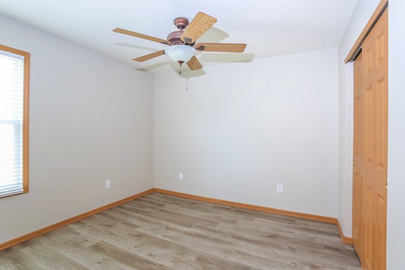 2,325/Mo, 5924 Westbank Dr Galloway, OH 43119 Main Bedroom View 2