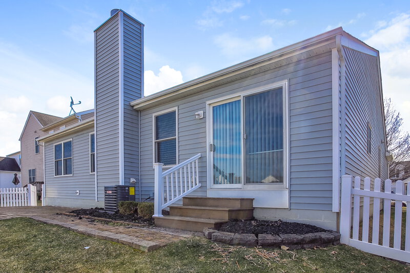 2,325/Mo, 5924 Westbank Dr Galloway, OH 43119 Rear View 2