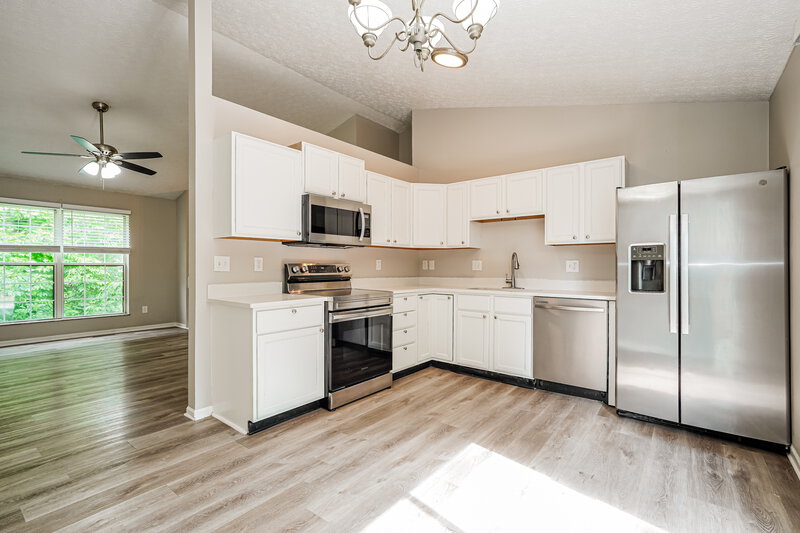 2,285/Mo, 1324 Winesap Dr Columbus, OH 43204 Kitchen View 2