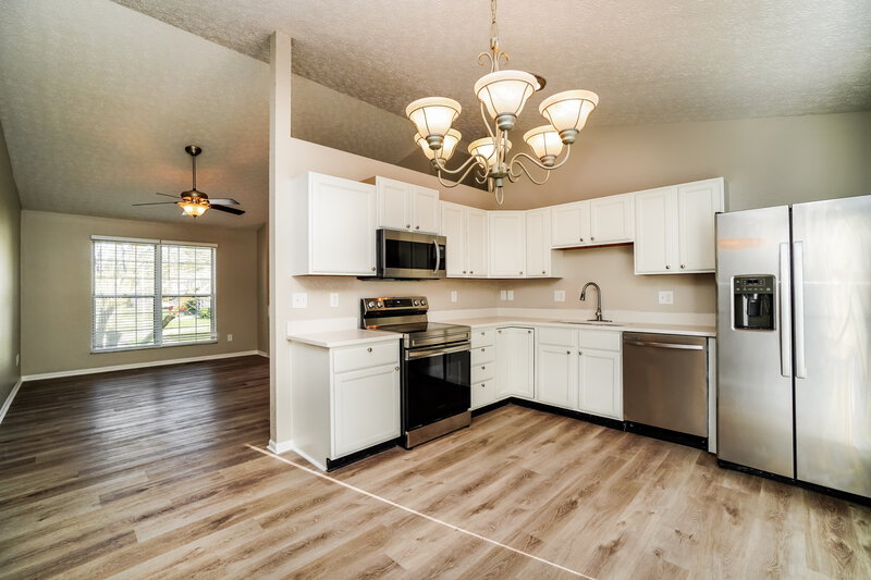 1,990/Mo, 1324 Winesap Dr Columbus, OH 43204 Kitchen View 2