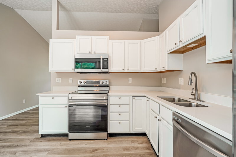 2,285/Mo, 1324 Winesap Dr Columbus, OH 43204 Kitchen View 3