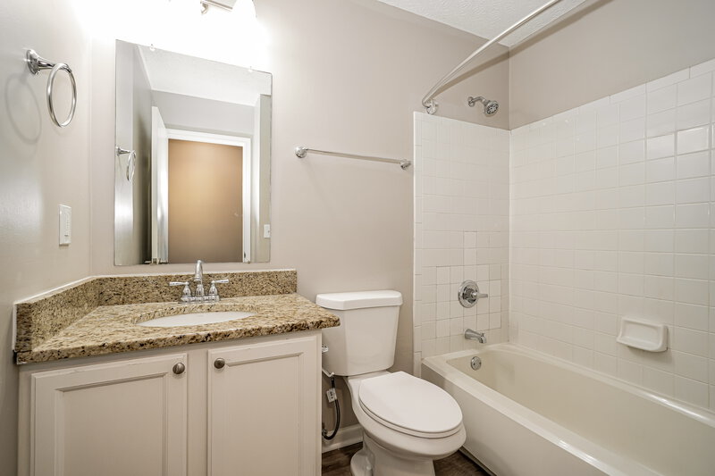 2,285/Mo, 1324 Winesap Dr Columbus, OH 43204 Bathroom View