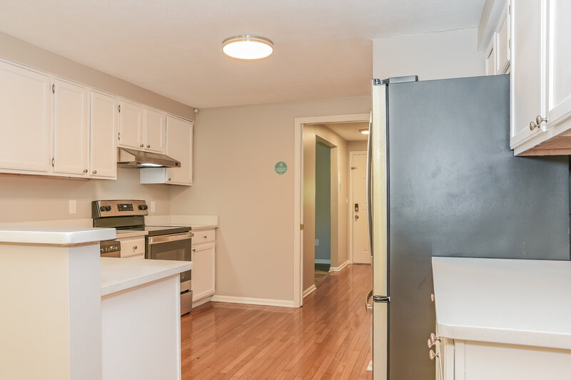 2,320/Mo, 1204 Daylight Dr Reynoldsburg, OH 43068 Kitchen View 2