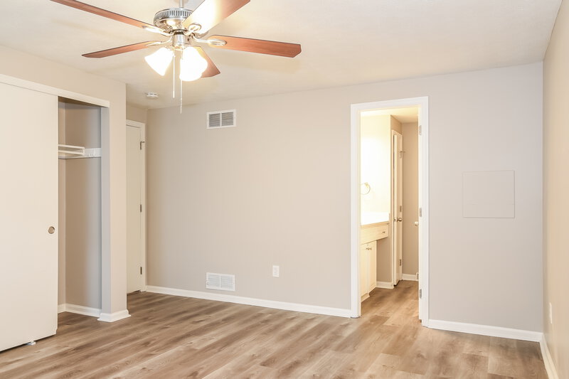 2,320/Mo, 1204 Daylight Dr Reynoldsburg, OH 43068 Main Bedroom View 2