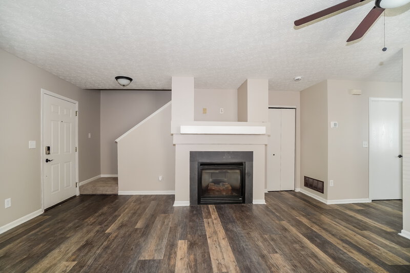 2,100/Mo, 7495 Canal Highlands Blvd Canal Winchester, OH 43110 Living Room View 3