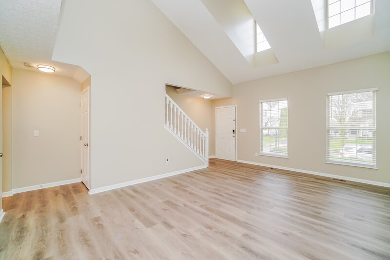 2,230/Mo, 7614 Blacklick Ridge Blvd Blacklick, OH 43004 Living Room View