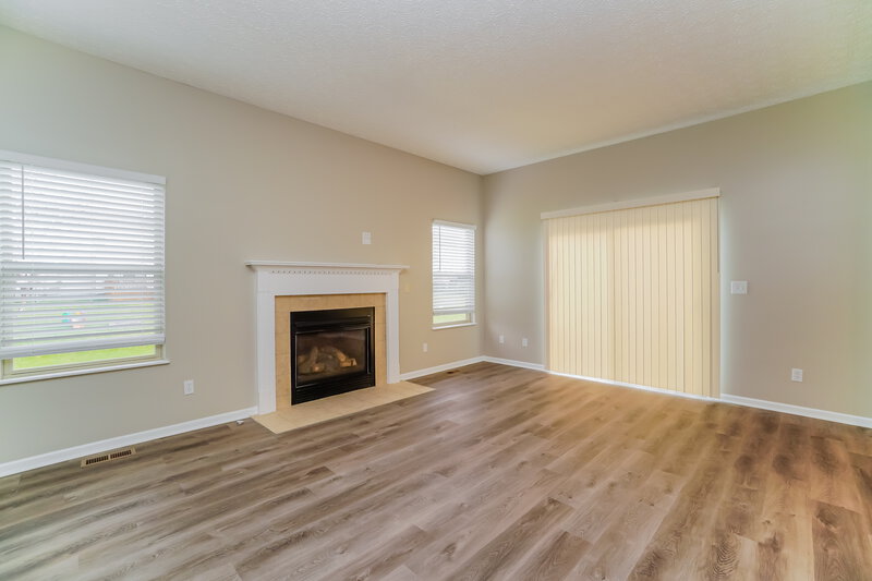 2,230/Mo, 7614 Blacklick Ridge Blvd Blacklick, OH 43004 Family Room View 2