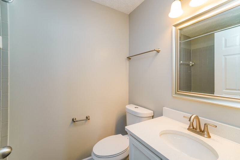 2,230/Mo, 7614 Blacklick Ridge Blvd Blacklick, OH 43004 Bathroom View
